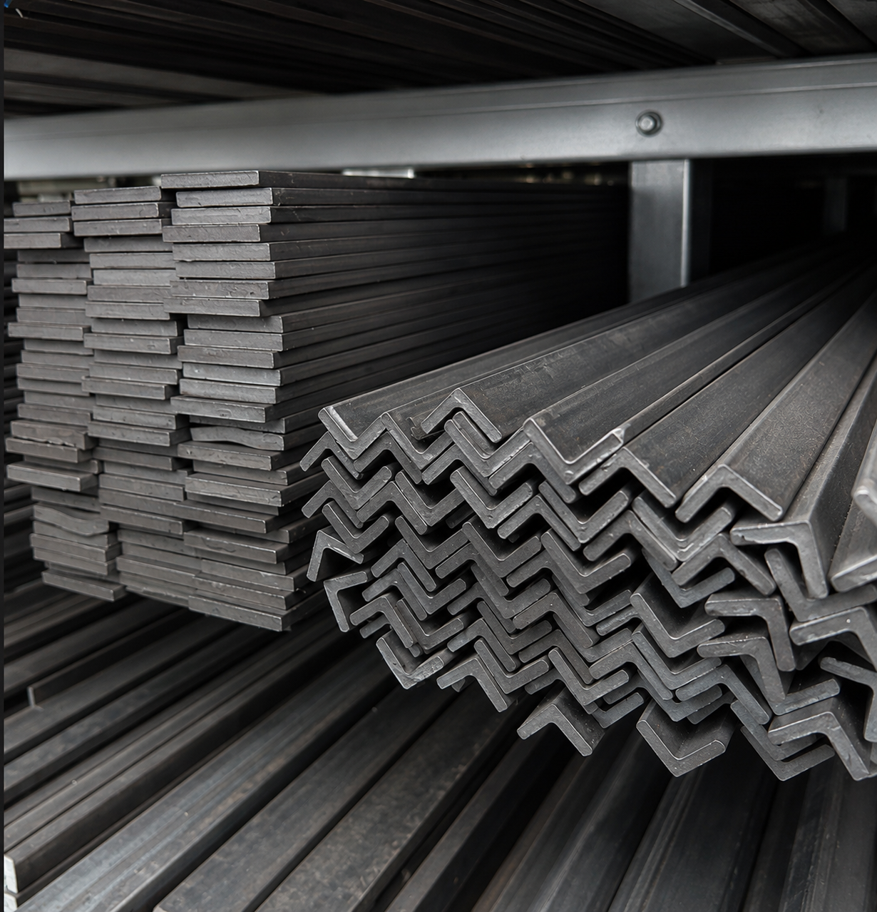 Cantoneiras e laminados de aço
